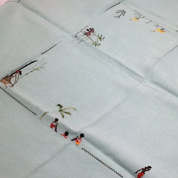 Vintage Embroidered Linen Table Cloth/Napkins 6pc - Picture 2 of 10